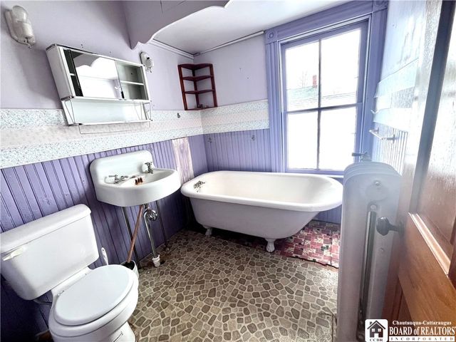 24 Washington Street, New Albion, NY 14719