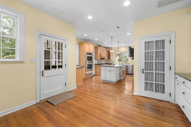 717 NE BOULEVARD, Gainesville, FL 32601