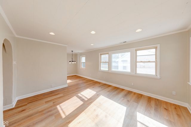 405 W 33rd Street, Anderson, IN 46013