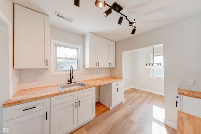 405 W 33rd Street, Anderson, IN 46013