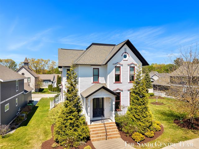 318 Rachaels Way, Spring Lake, MI 49456