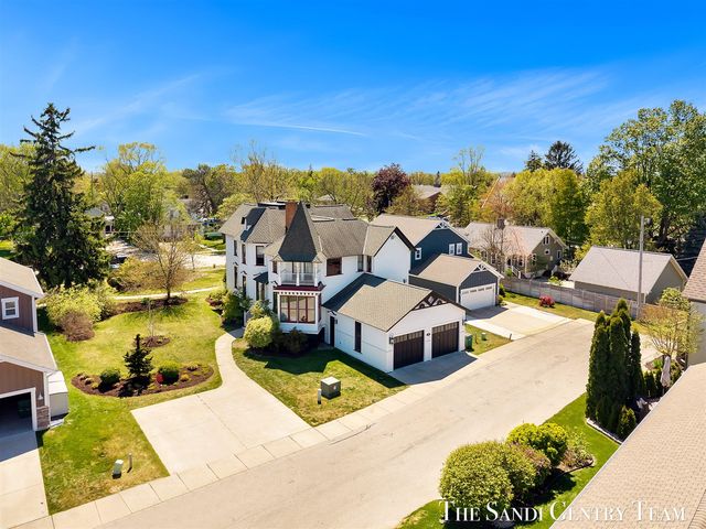 318 Rachaels Way, Spring Lake, MI 49456