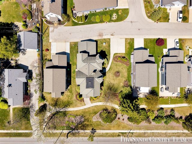 318 Rachaels Way, Spring Lake, MI 49456