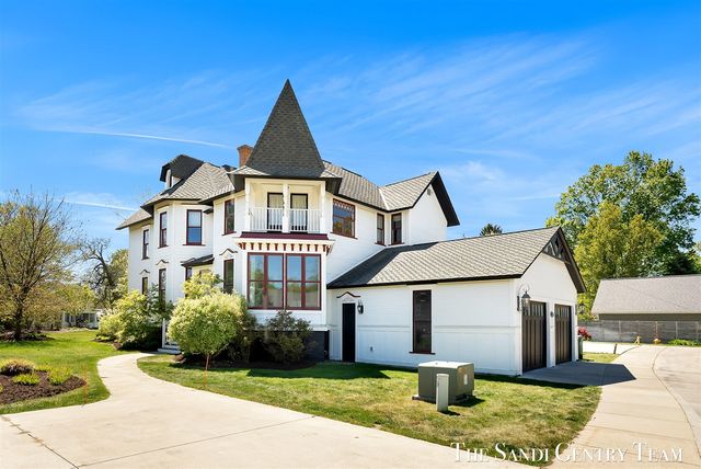 318 Rachaels Way, Spring Lake, MI 49456
