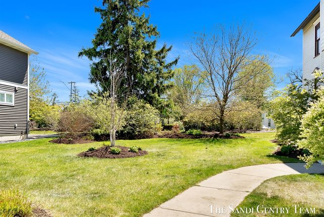 318 Rachaels Way, Spring Lake, MI 49456