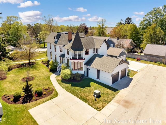 318 Rachaels Way, Spring Lake, MI 49456
