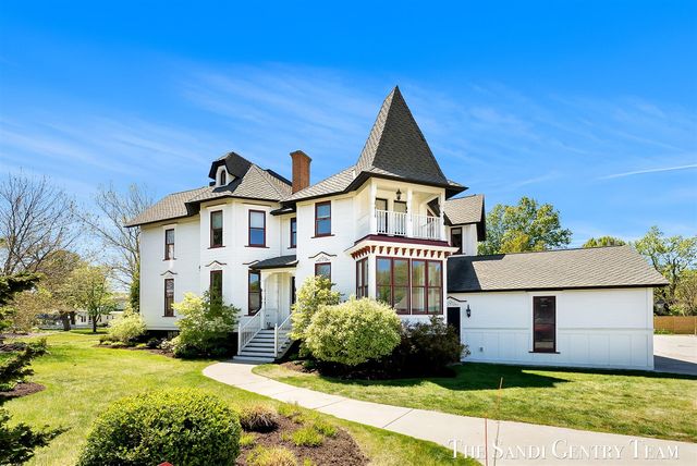 318 Rachaels Way, Spring Lake, MI 49456