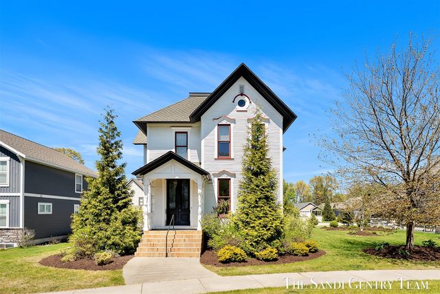 318 Rachaels Way, Spring Lake, MI 49456