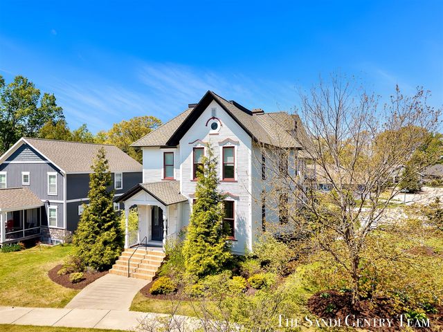 318 Rachaels Way, Spring Lake, MI 49456