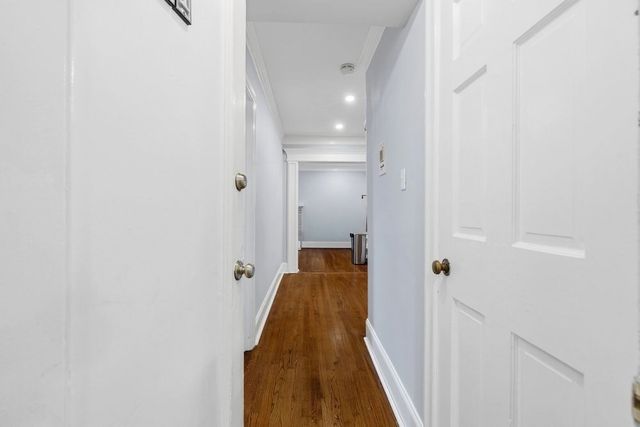 39 Commonwealth Ave 11, Newton, MA 02467