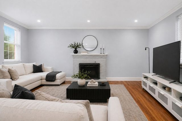 39 Commonwealth Ave 11, Newton, MA 02467