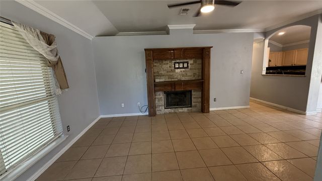 817 Savage Drive, Denton, TX 76207
