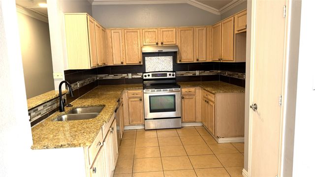 817 Savage Drive, Denton, TX 76207