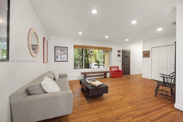 1420 SW 82nd Ave, Miami, FL 33144