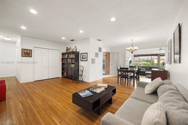 1420 SW 82nd Ave, Miami, FL 33144