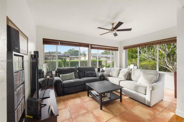 1420 SW 82nd Ave, Miami, FL 33144