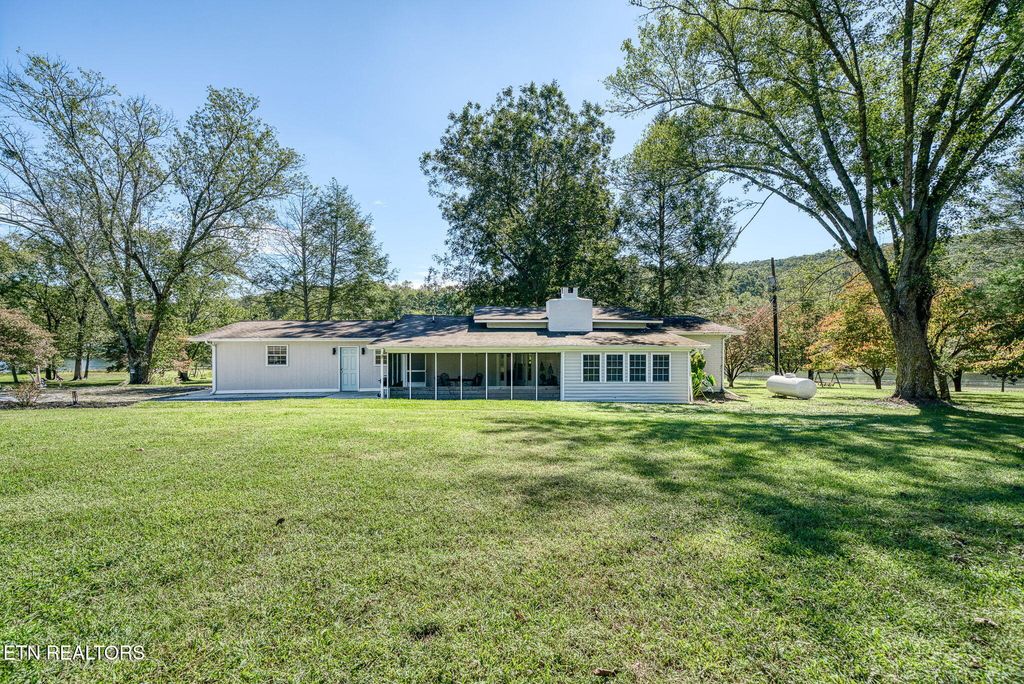 240 Gordon Drive, Spring City, TN 37381