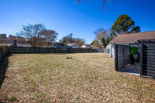 4604 Southampton ARCH, Portsmouth, VA 23703