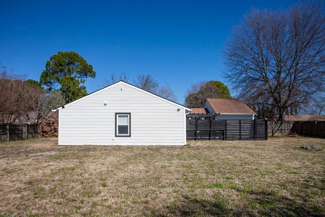 4604 Southampton ARCH, Portsmouth, VA 23703
