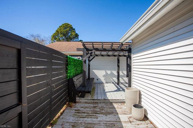 4604 Southampton ARCH, Portsmouth, VA 23703