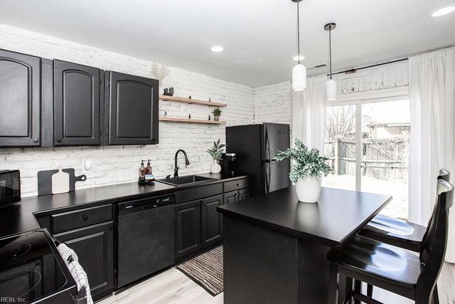 4604 Southampton ARCH, Portsmouth, VA 23703