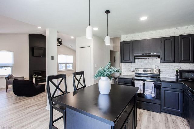 4604 Southampton ARCH, Portsmouth, VA 23703