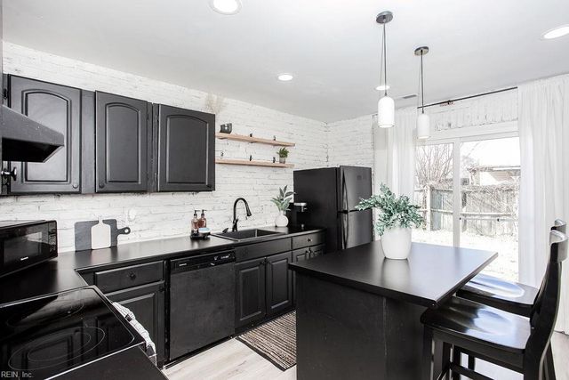 4604 Southampton ARCH, Portsmouth, VA 23703