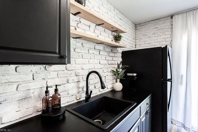 4604 Southampton ARCH, Portsmouth, VA 23703