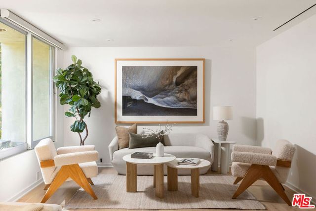 2731 Hutton Drive, Beverly Hills, CA 90210