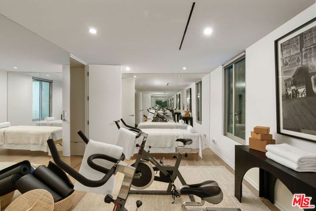 2731 Hutton Drive, Beverly Hills, CA 90210