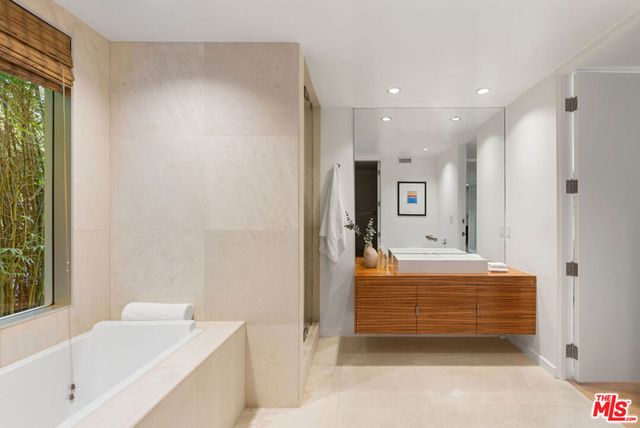 2731 Hutton Drive, Beverly Hills, CA 90210