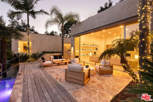 2731 Hutton Drive, Beverly Hills, CA 90210