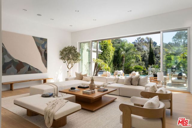 2731 Hutton Drive, Beverly Hills, CA 90210