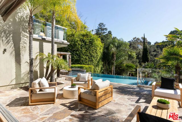 2731 Hutton Drive, Beverly Hills, CA 90210