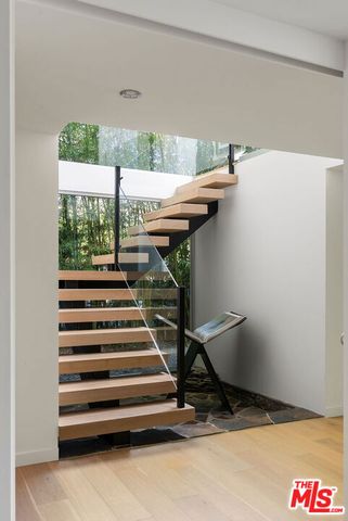 2731 Hutton Drive, Beverly Hills, CA 90210