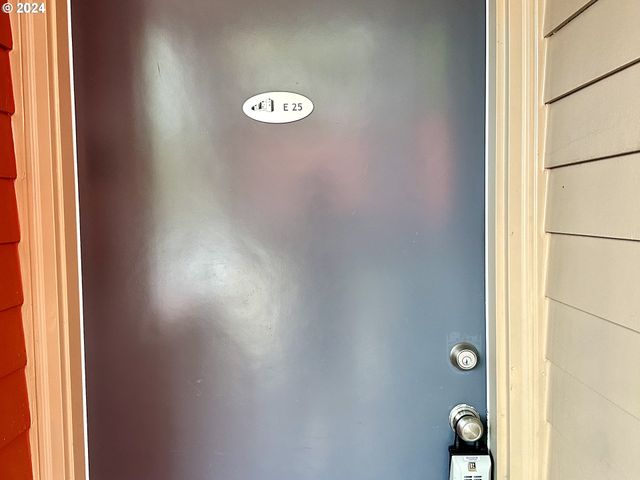 730 Nw NAITO Pkwy E25, Portland, OR 97209
