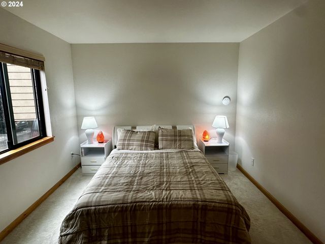 730 Nw NAITO Pkwy E25, Portland, OR 97209