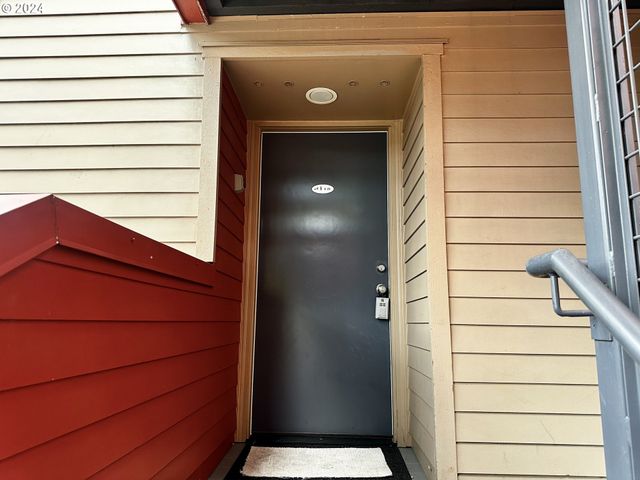 730 Nw NAITO Pkwy E25, Portland, OR 97209