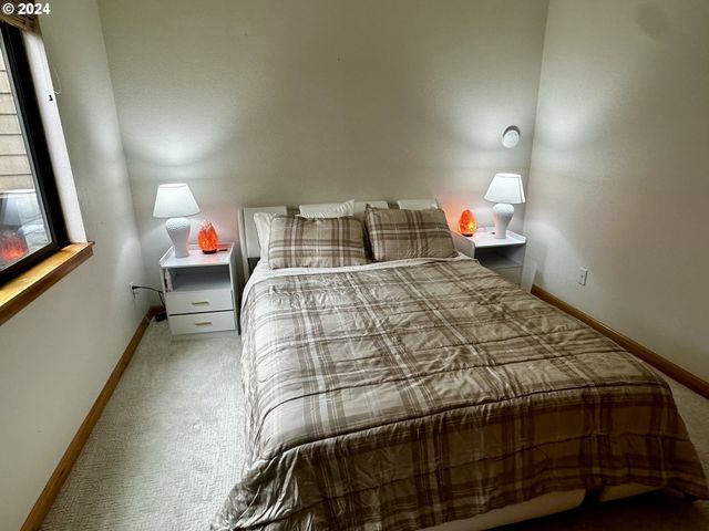 730 Nw NAITO Pkwy E25, Portland, OR 97209