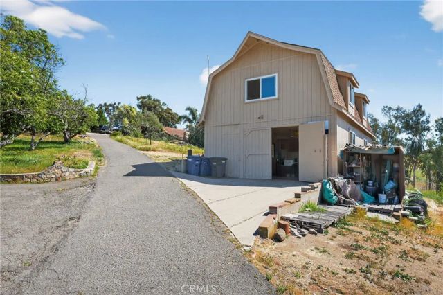 10085 W Lilac, Escondido, CA 92026