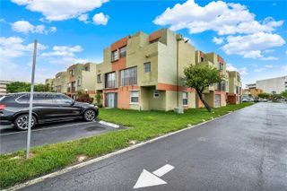 9390 W Flagler St 218F, Miami, FL 33174
