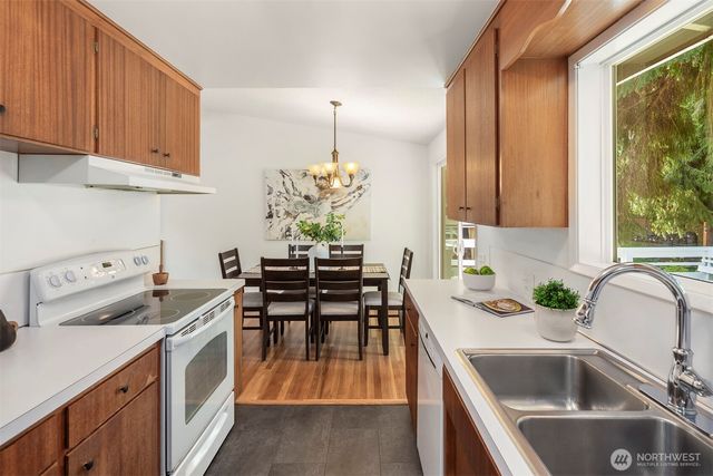 5621 178th Place SW, Lynnwood, WA 98037