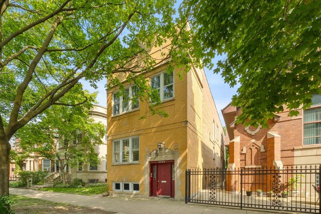 3074 W Palmer Boulevard, Chicago, IL 60647