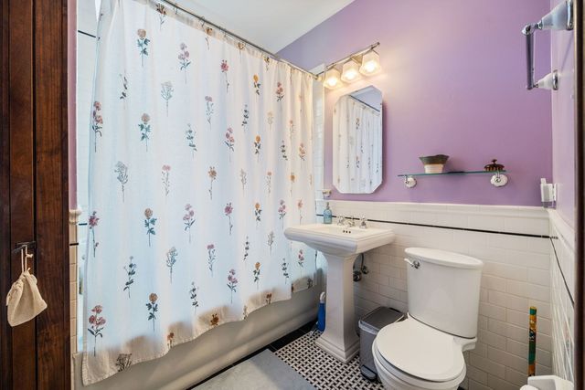 3074 W Palmer Boulevard, Chicago, IL 60647