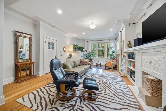 3074 W Palmer Boulevard, Chicago, IL 60647