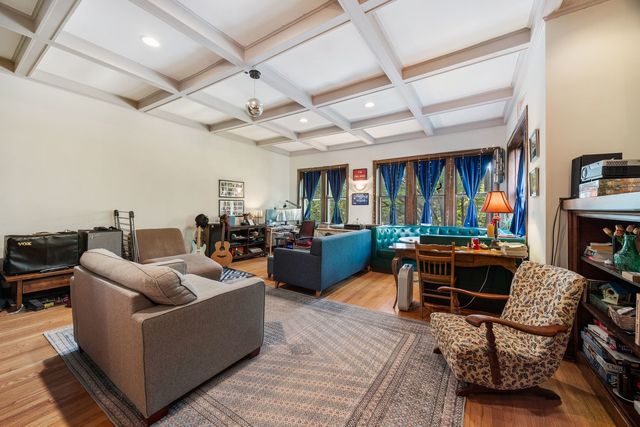 3074 W Palmer Boulevard, Chicago, IL 60647