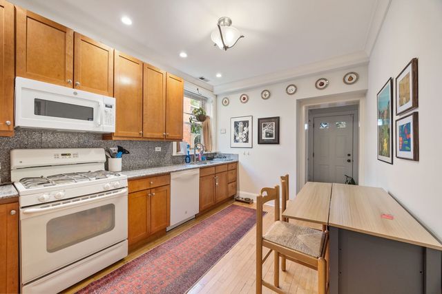 3074 W Palmer Boulevard, Chicago, IL 60647