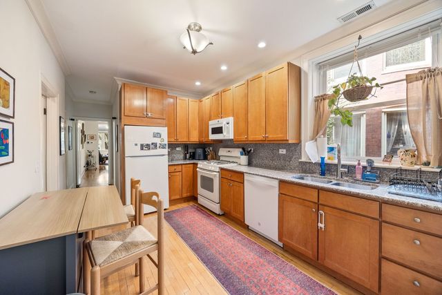 3074 W Palmer Boulevard, Chicago, IL 60647