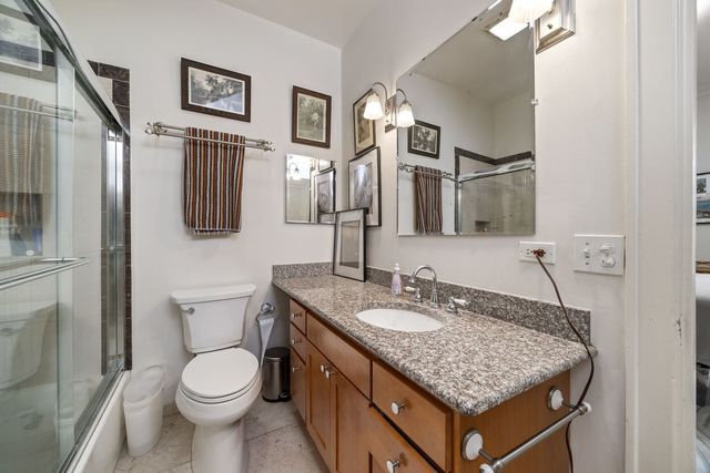 3074 W Palmer Boulevard, Chicago, IL 60647