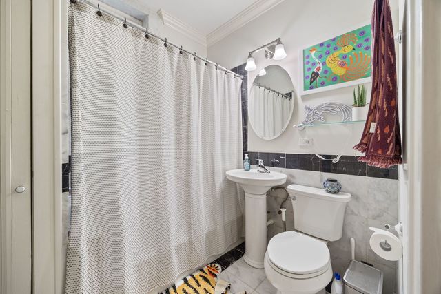 3074 W Palmer Boulevard, Chicago, IL 60647